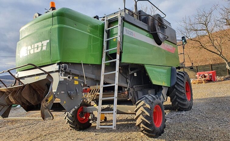 
								COMBINA FENDT 5225 E CU HEDER SI CARUCIOR full									