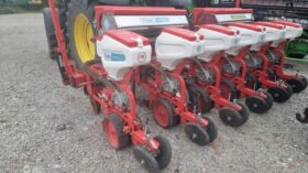 Semanatoare BUFER 6 RANDURI CU DUBLU DISC LA SEMANAT SI FERTILIZARE