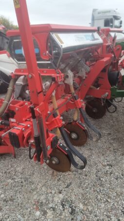 
										Semanatoare BUFER 6 RANDURI CU DUBLU DISC LA SEMANAT SI FERTILIZARE full									