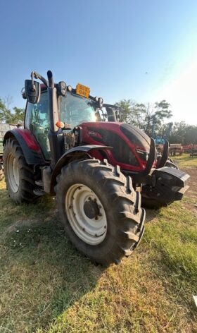 Tractor Valtra N 124 H5
